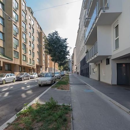 Grosse Terrasse, Klimaanlage Und U-Bahn Naehe Lägenhet Wien Exteriör bild