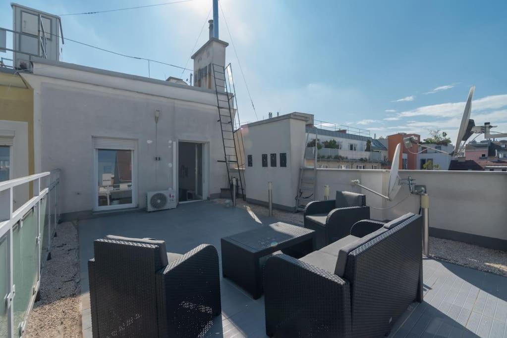 Grosse Terrasse, Klimaanlage Und U-Bahn Naehe Lägenhet Wien Exteriör bild