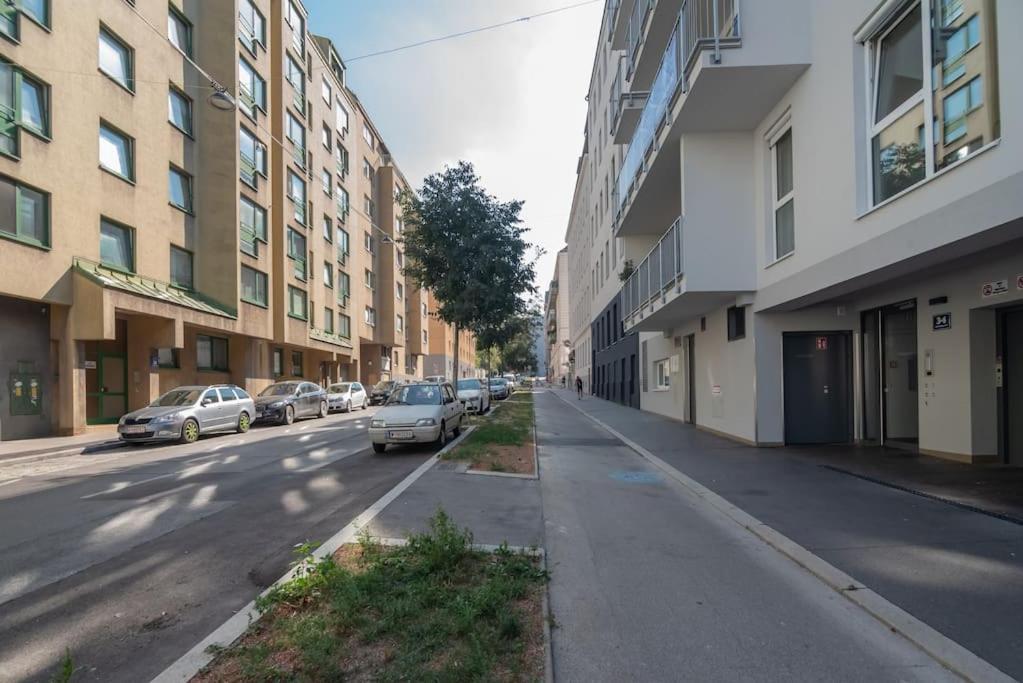 Grosse Terrasse, Klimaanlage Und U-Bahn Naehe Lägenhet Wien Exteriör bild