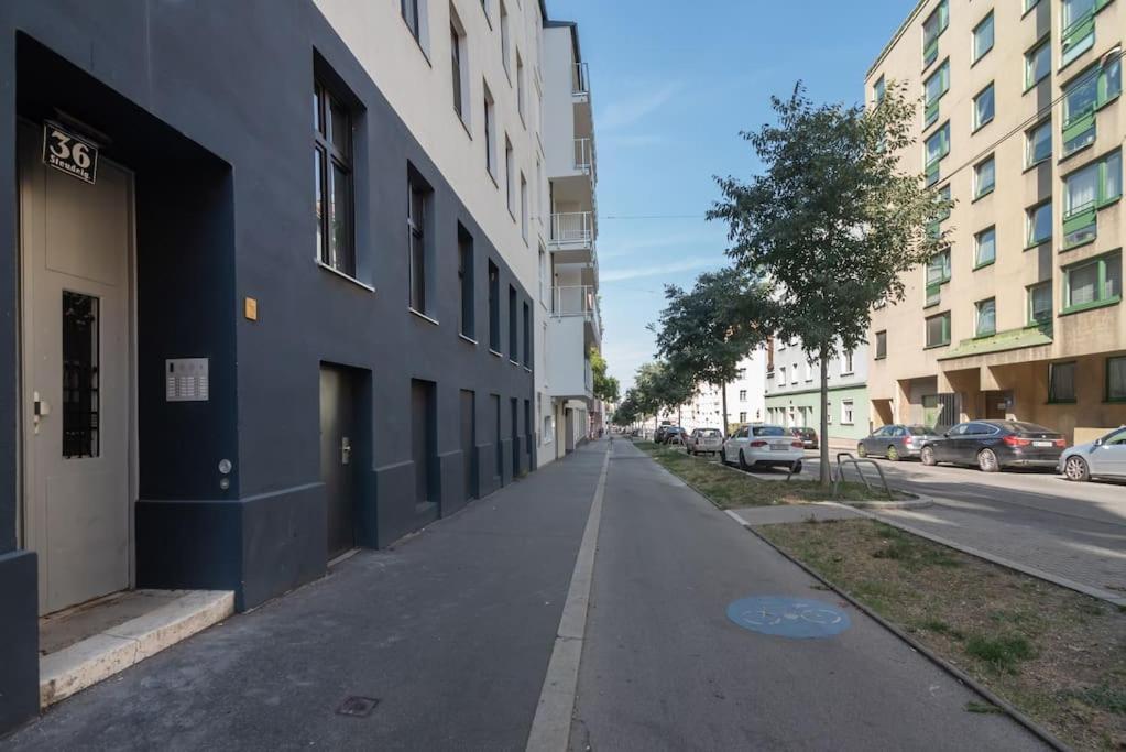 Grosse Terrasse, Klimaanlage Und U-Bahn Naehe Lägenhet Wien Exteriör bild
